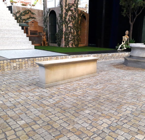 Theater und Bühnen